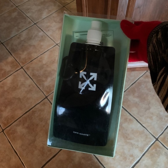 Off-White Logo Water Bottle - Picture 7 of 8